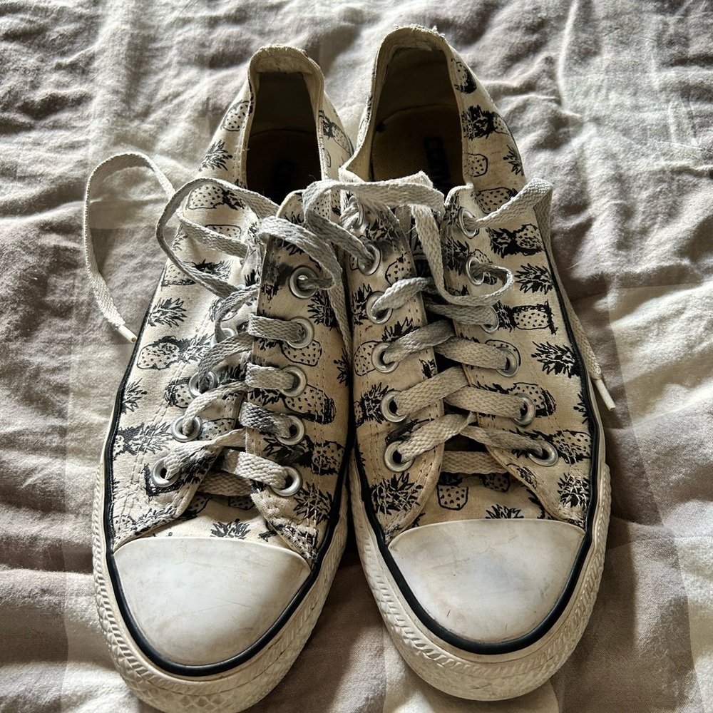 Pineapple Converse
